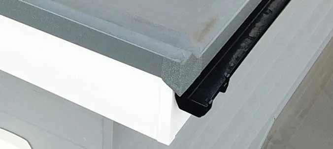 How to clean a flat roof