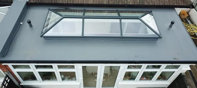 Will bad weather affect the installation of my flat roof?